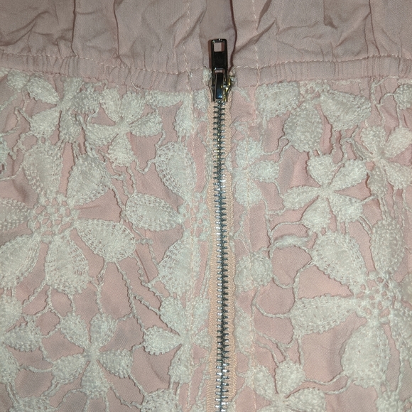 Lace Floral Romper by Solaris Style - Picture 5 of 8